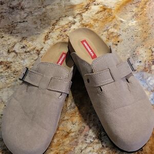 Unionbay Tan Suede Slip-On Clogs Size 11